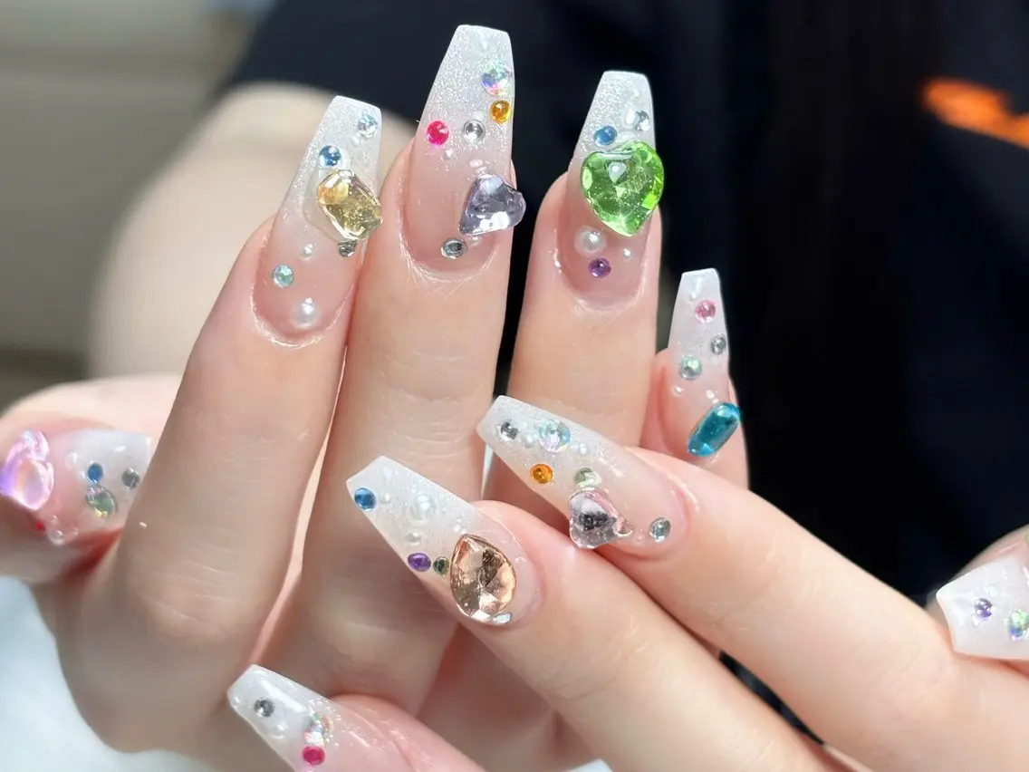 ネイル ジェルネイル キラキラネイル ロングネイル マグネットネイル 持ち込み ハンドネイル Sully Nail Labのネイルデザイン