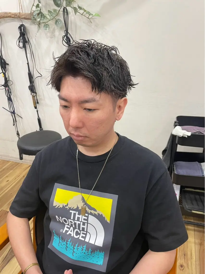 カラー パーマ メンズ カット ヘアカラー 関 紫雲（ｾｷﾚﾝｹﾞ）のヘアスタイル