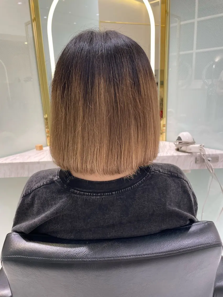 ミディアム ボブ カットモデル無料✨ 塚田のヘアスタイル
