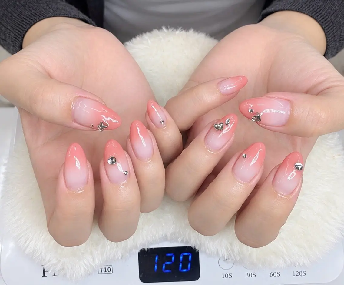 ネイル MIKA RUBY NAIL SLONのネイルデザイン