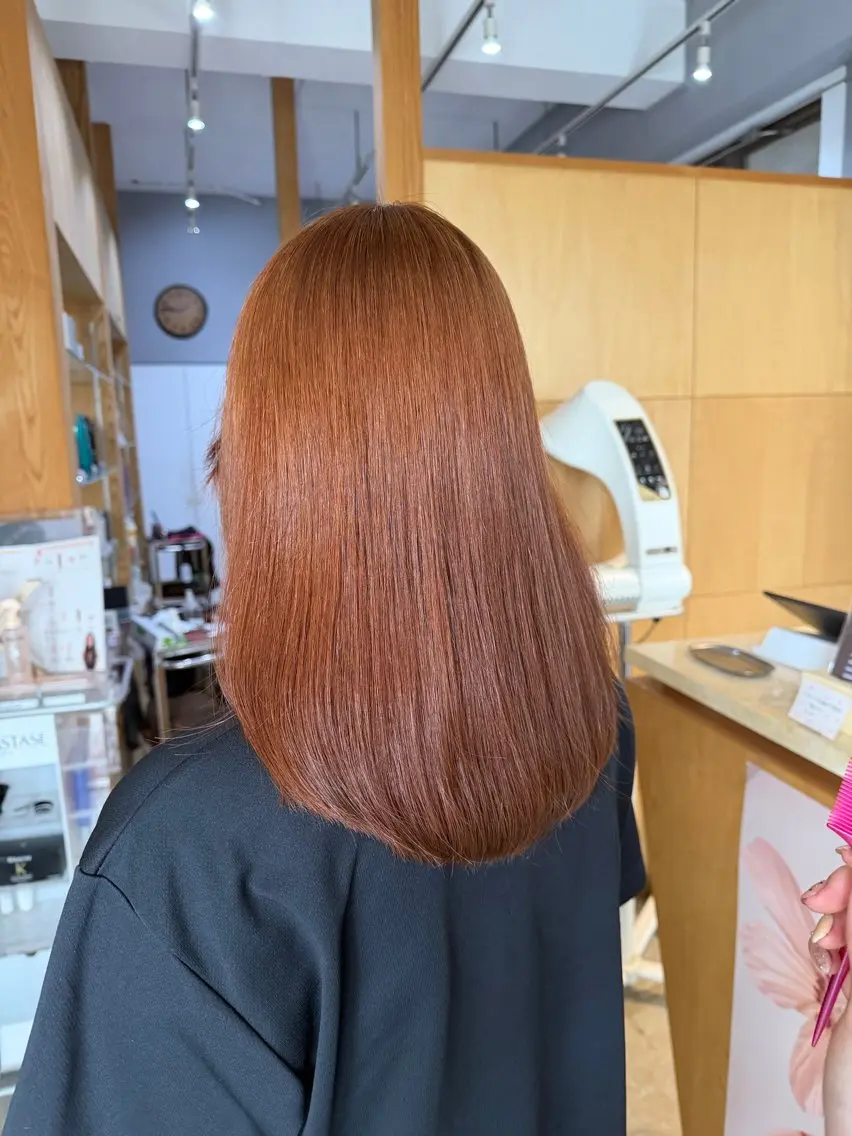 ミディアム ヘアカラー miloc MOMOKAのヘアスタイル