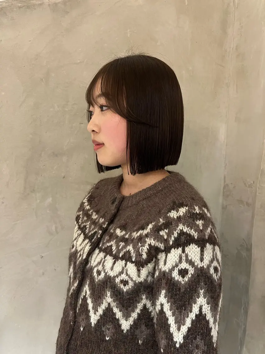ミディアム カット トリートメント 切りっぱなしボブ/ 艶カラー/綾莉のヘアスタイル