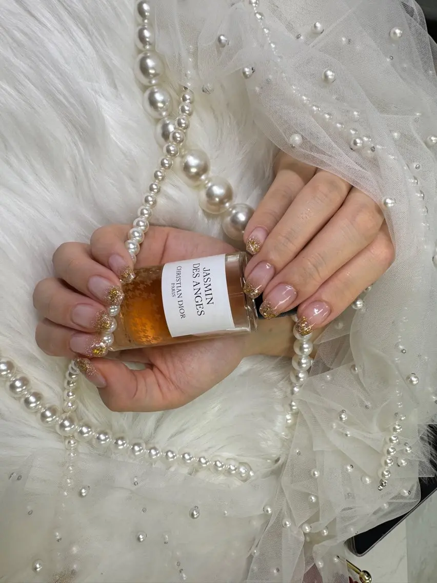 ネイル 長さ出し フレンチネイル ジェルネイル ガラスフレンチ マグネットネイル Queeens nailのネイルデザイン