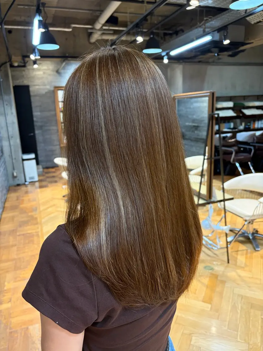 ロング ヘアカラー コバヤシ リナのヘアスタイル