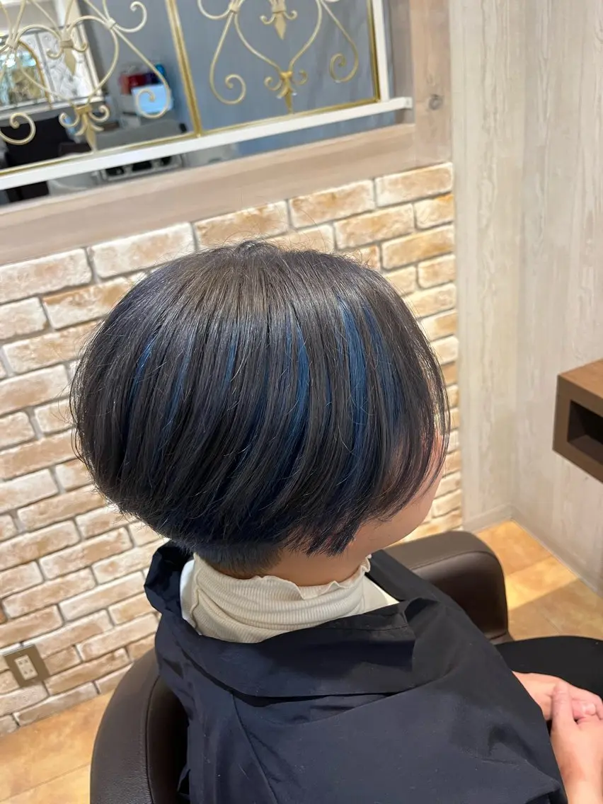 ショート カラー ブリーチ ブルーカラー ヘアカラー ブリーチなしWカラー レイヤー/Rickyのヘアスタイル