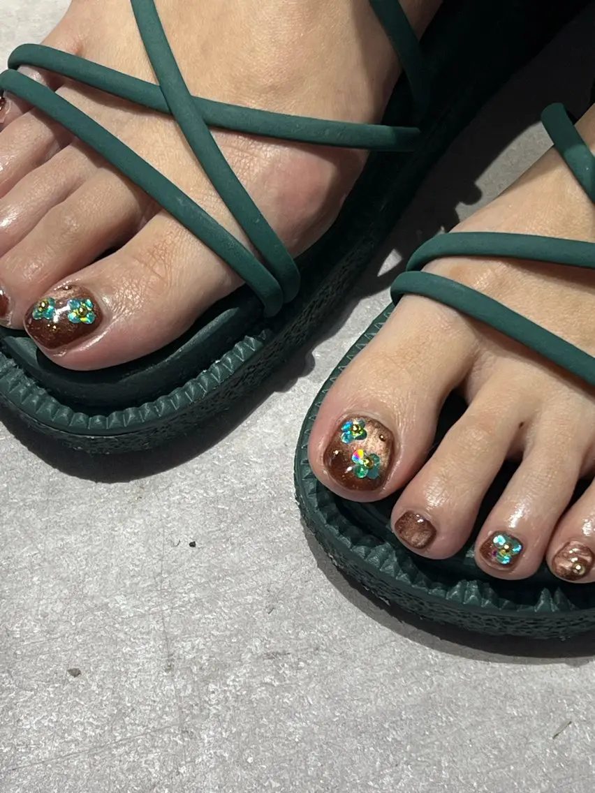 ネイル フットネイル Hata nail 🎀個性派ニュアンスのネイルデザイン