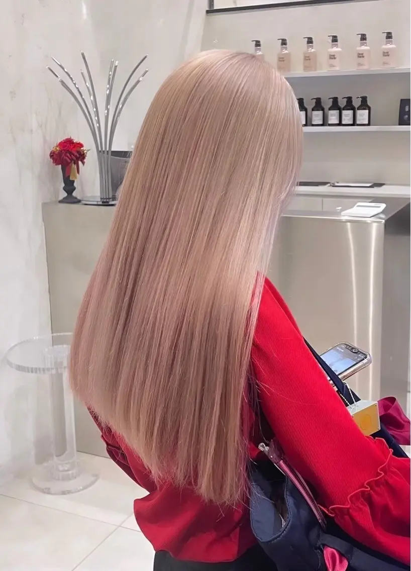 【モデル様限定ベージュカラー⭐️】　1ブリーチカラー+トリートメントの写真
