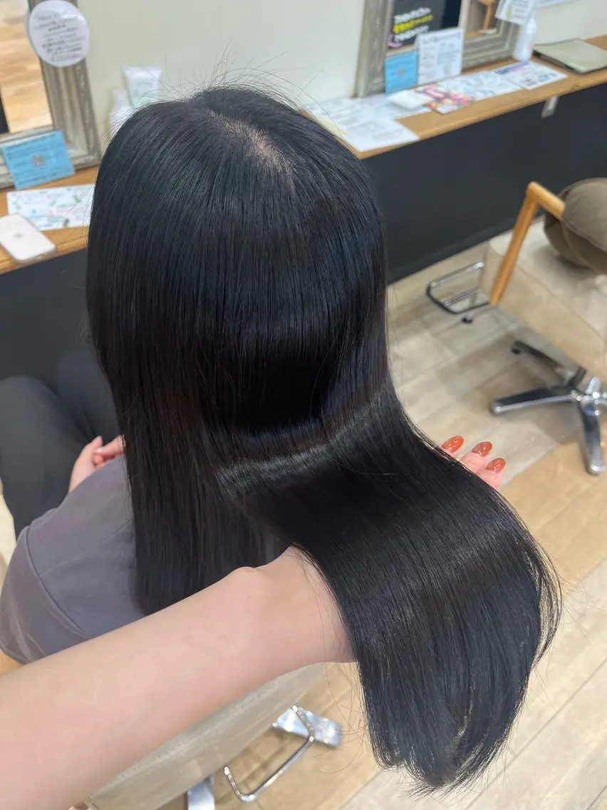 カラー しおり🍬 KOKORO🤍のヘアスタイル