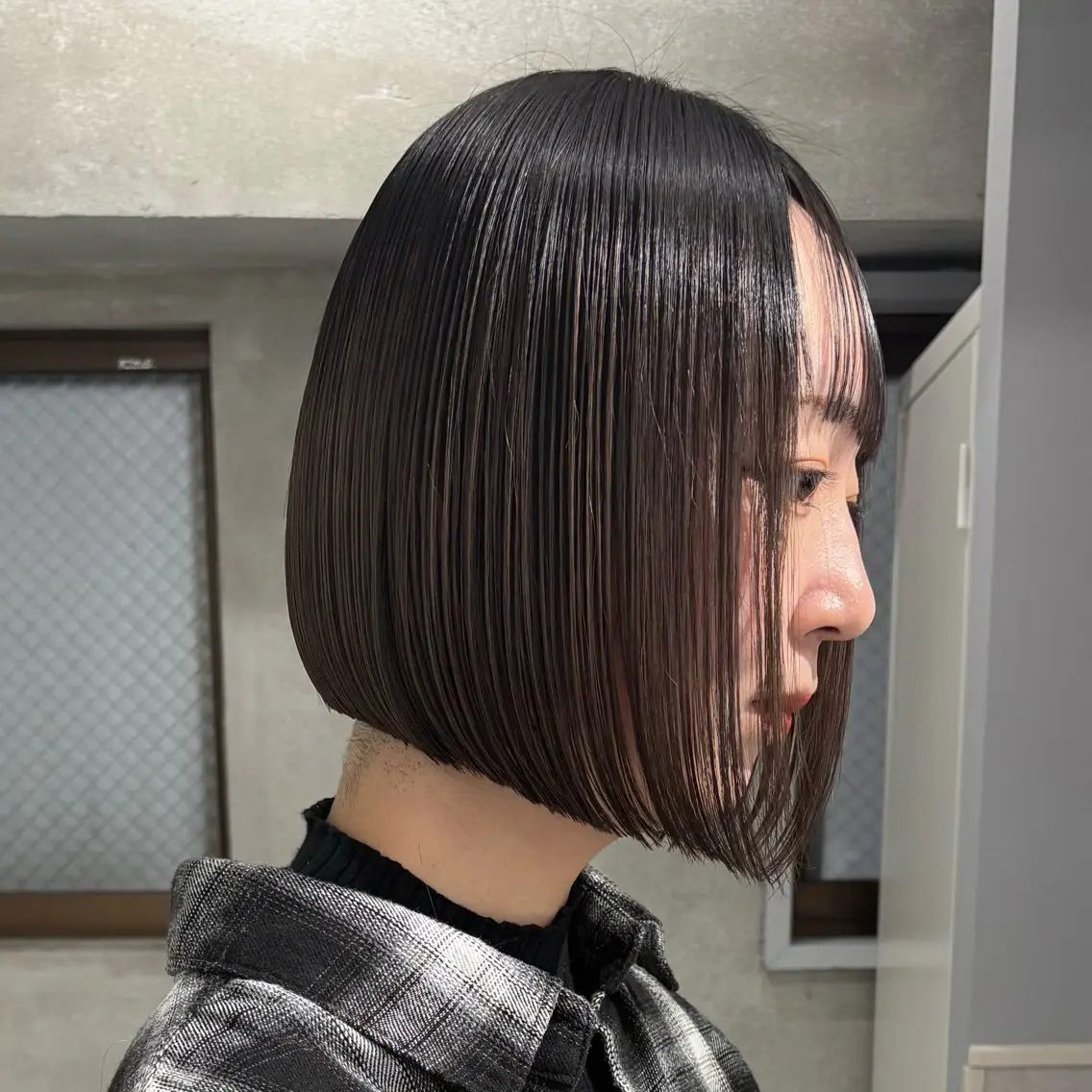 ショート 前下がりボブ ボブ 顔周りカット 小顔カット カット ボブ/ハイトーン /AYUNAのヘアスタイル