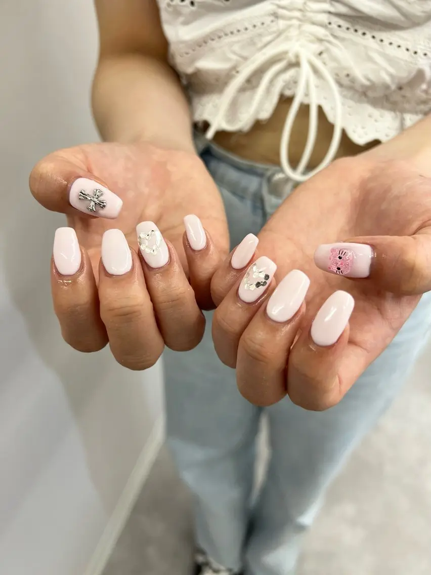 ネイル ジェルネイル 韓国ネイル マグネットネイル ニュアンスネイル ワンカラーネイル ハンドネイル ハンドケア Bana_ Nailのネイルデザイン
