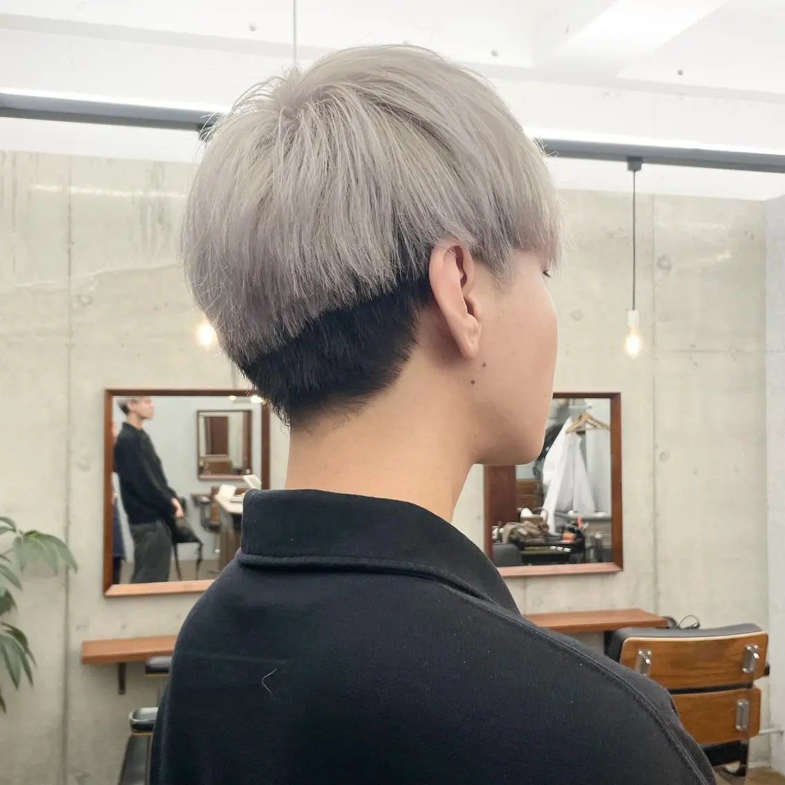ショート カラー メンズ メンズブリーチ マッシュ ベージュカラー ブリーチ ホワイトベージュ カット ヘアカラー トリートメント ヘアセット ✂︎ウルフ・ショート ✂︎MIKUNIのヘアスタイル