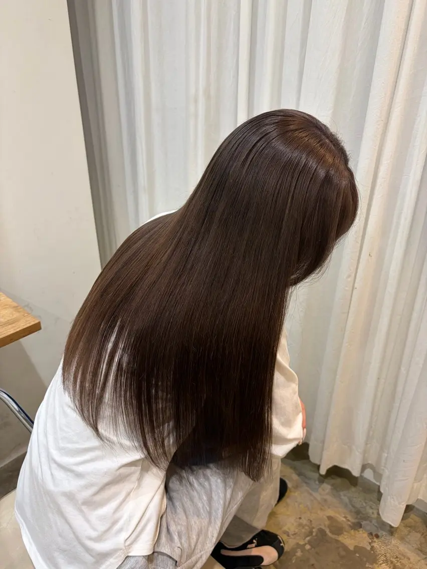 ロング ヘアカラー miyu カット・ハイトーンのヘアスタイル