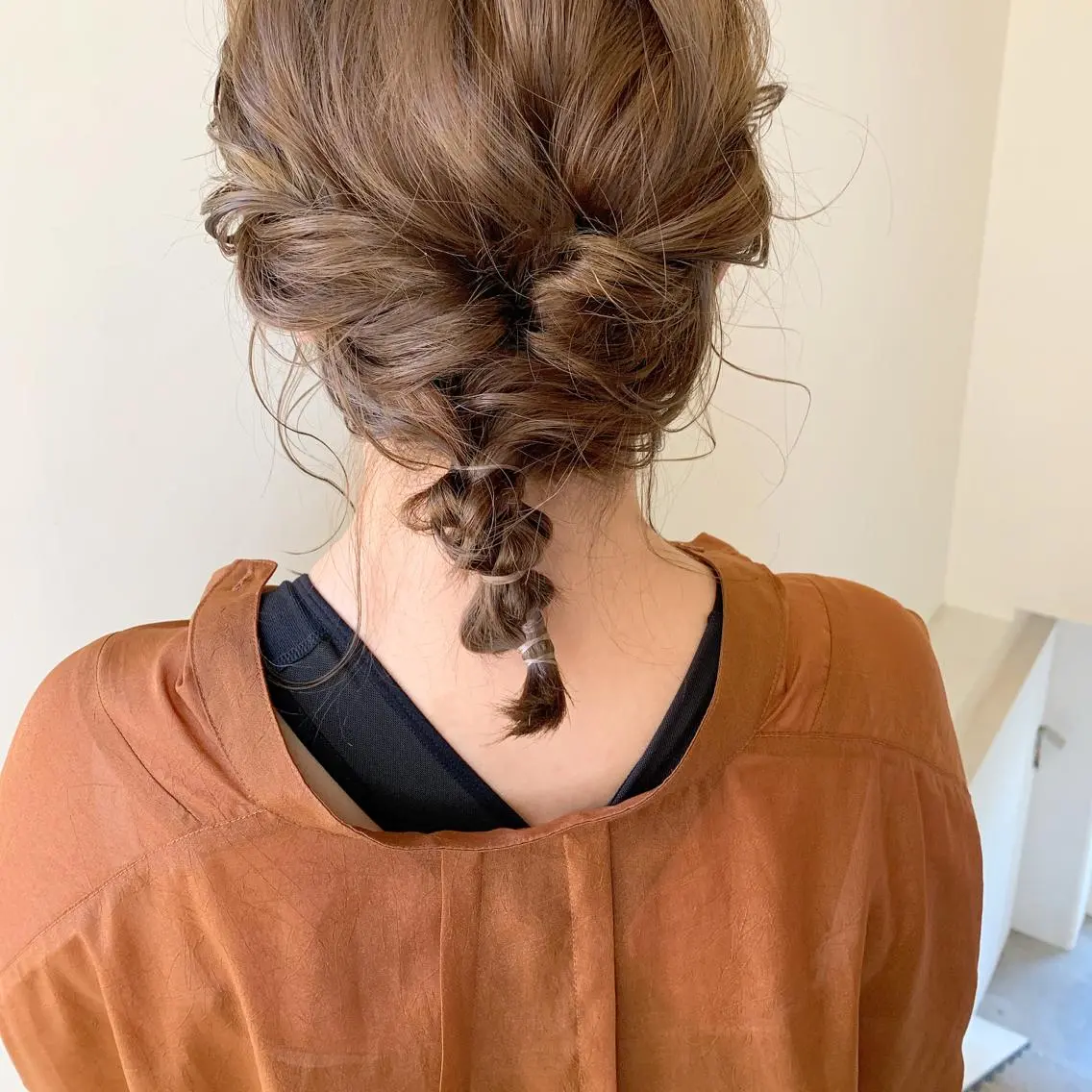 ミディアム カラー 本間 結衣のヘアスタイル