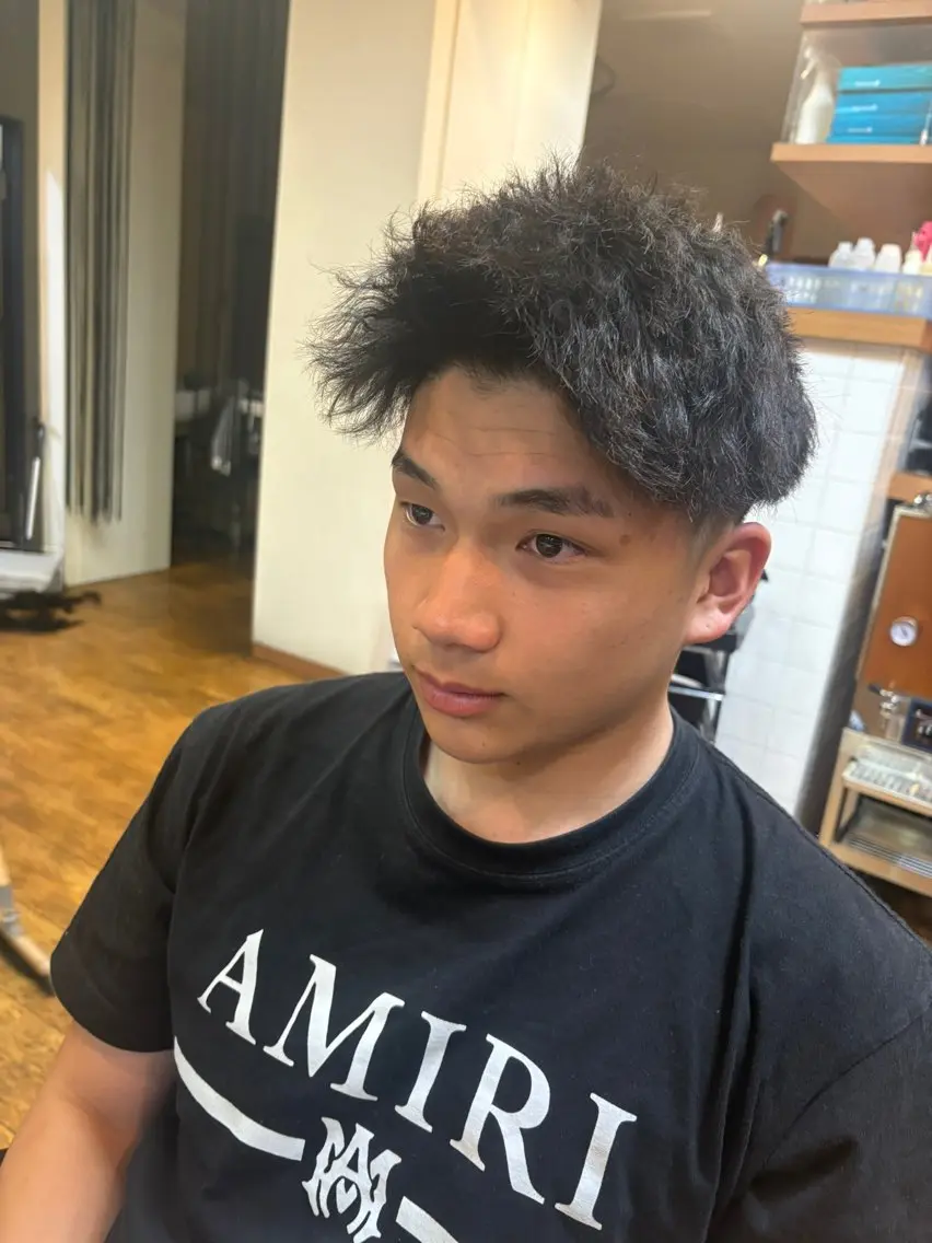 ショート パーマ ツイストパーマ 小野 伊吹のヘアスタイル