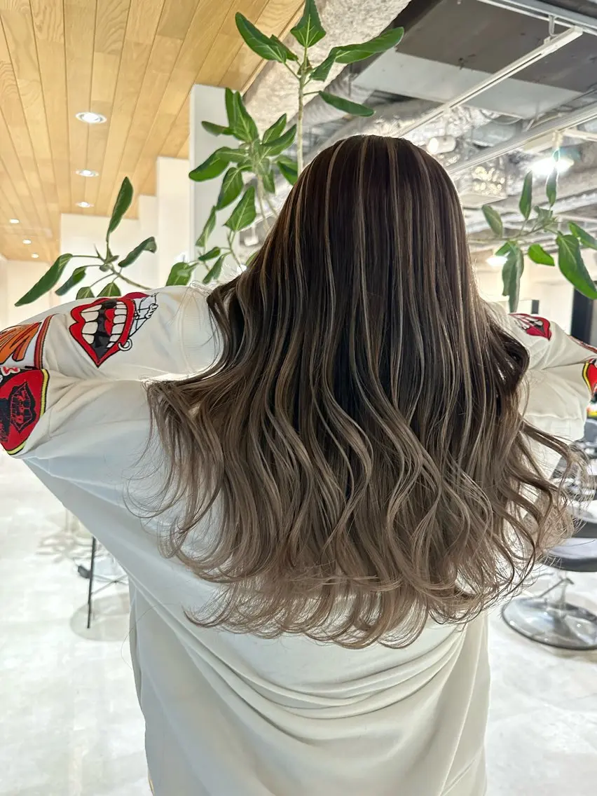 ロング カラー ブリーチ ケアブリーチ ハイライトカラー ハイライト 【レイヤーカット】 海老原寛大のヘアスタイル