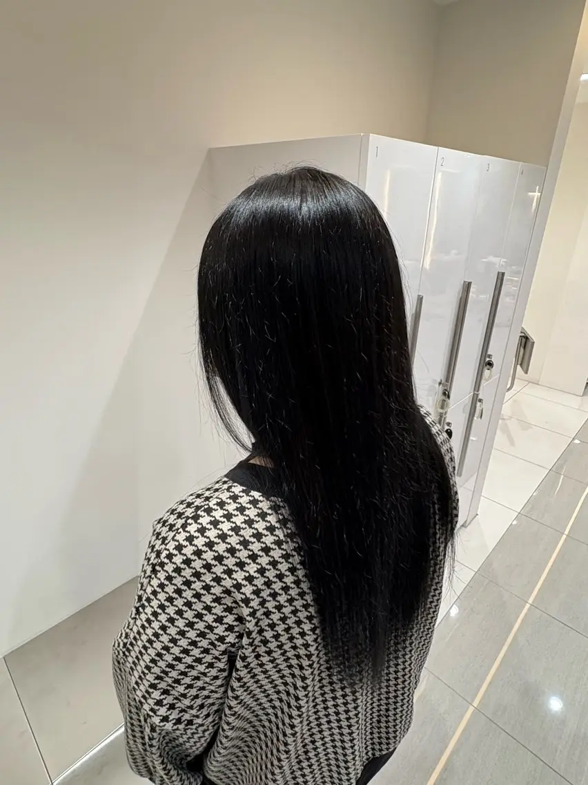 ロング カラー 黒髪 ブルーカラー ブルーブラック 透明感カラー ヘアカラー 上大岡店美容室 ✨️MAMI✨️のヘアスタイル