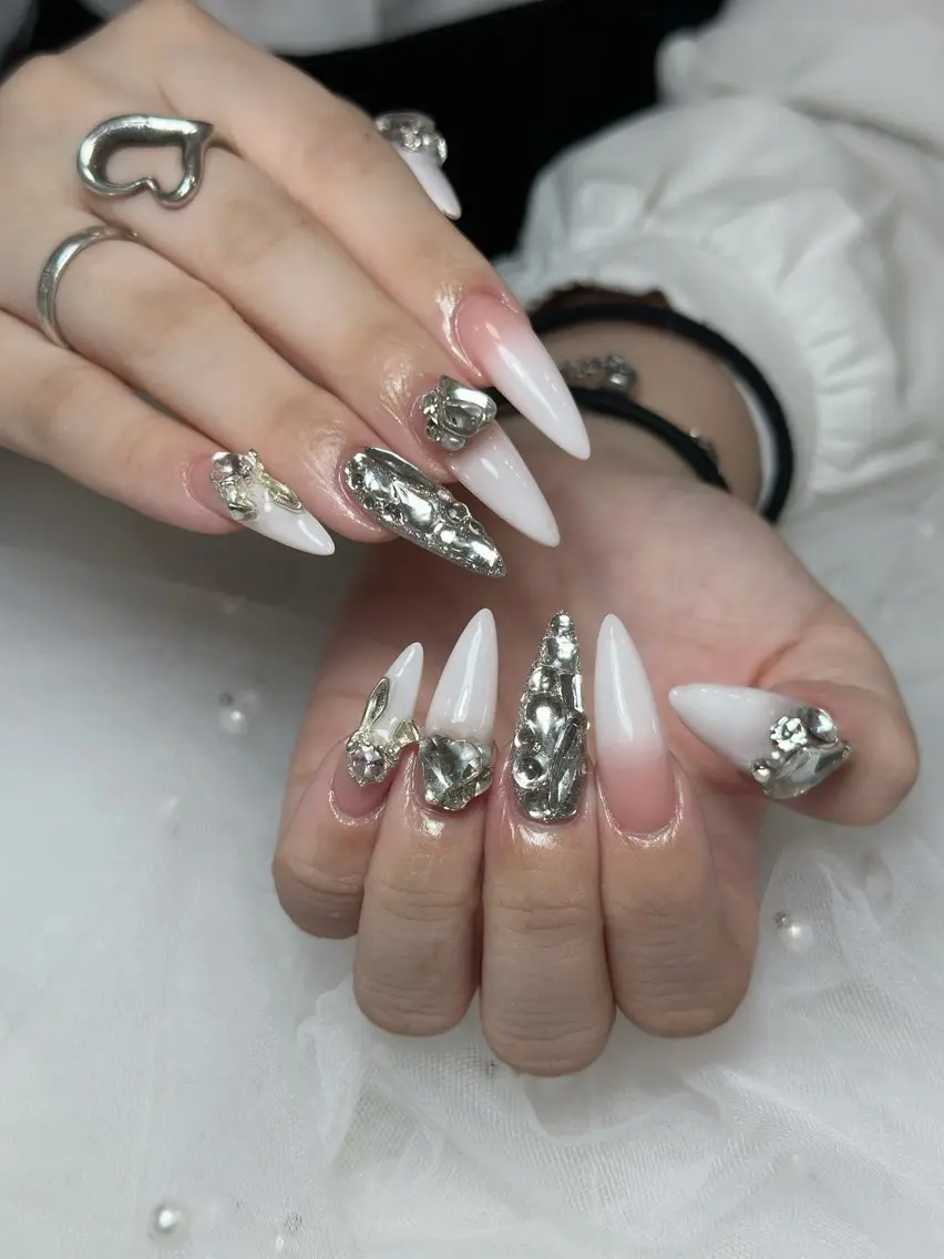 ネイル チークネイル ドット フレンチネイル グラデーション ハート ハンドネイル Julli NailStudioのネイルデザイン