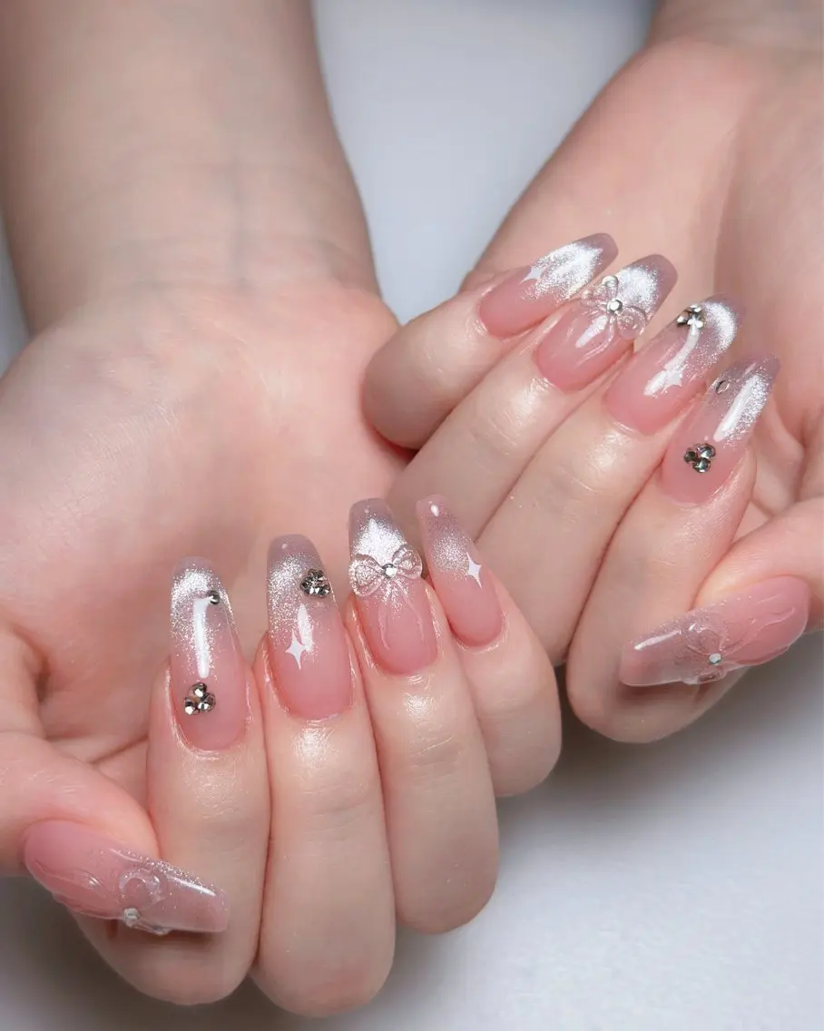 ネイル オーロラネイル 長さ出し フットネイル ラメ(グリッター) ラメグラデーション ハンドネイル 👍thumbs up nail👍のネイルデザイン