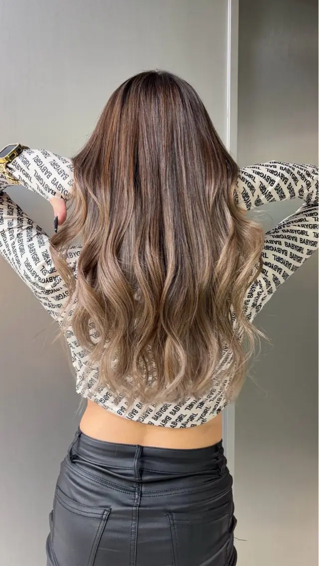 ロング レイヤーカット トリートメント ヘアカラー トリートメント Kotomi 🇺🇸💋のヘアスタイル