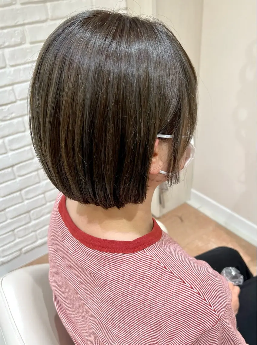 ショート カラー ベージュカラー 透明感カラー イルミナカラー ボブ カット ヘアカラー トリートメント 韓国レイヤー🇰🇷 /縮毛矯正/高島奈緒のヘアスタイル