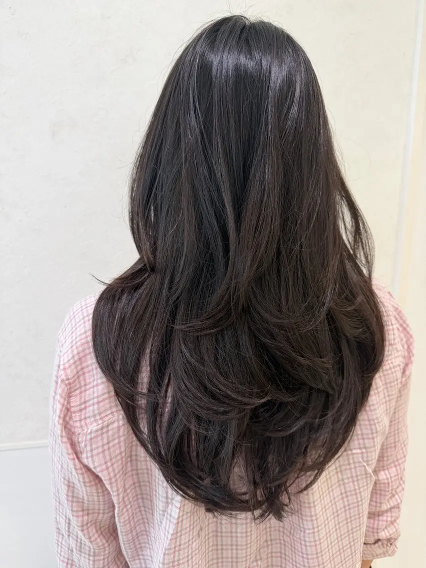 ロング レイヤーカット カット トリートメント 明日空きあり🩷 layer🎀透明感のヘアスタイル