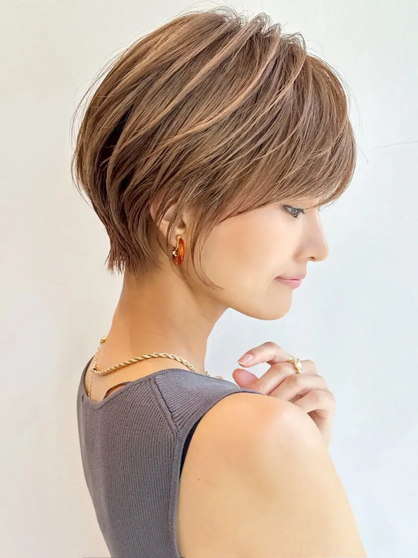 ショート 丸みショート レイヤーカット ショートヘア カット ヘアカラー 射場 政治のヘアスタイル