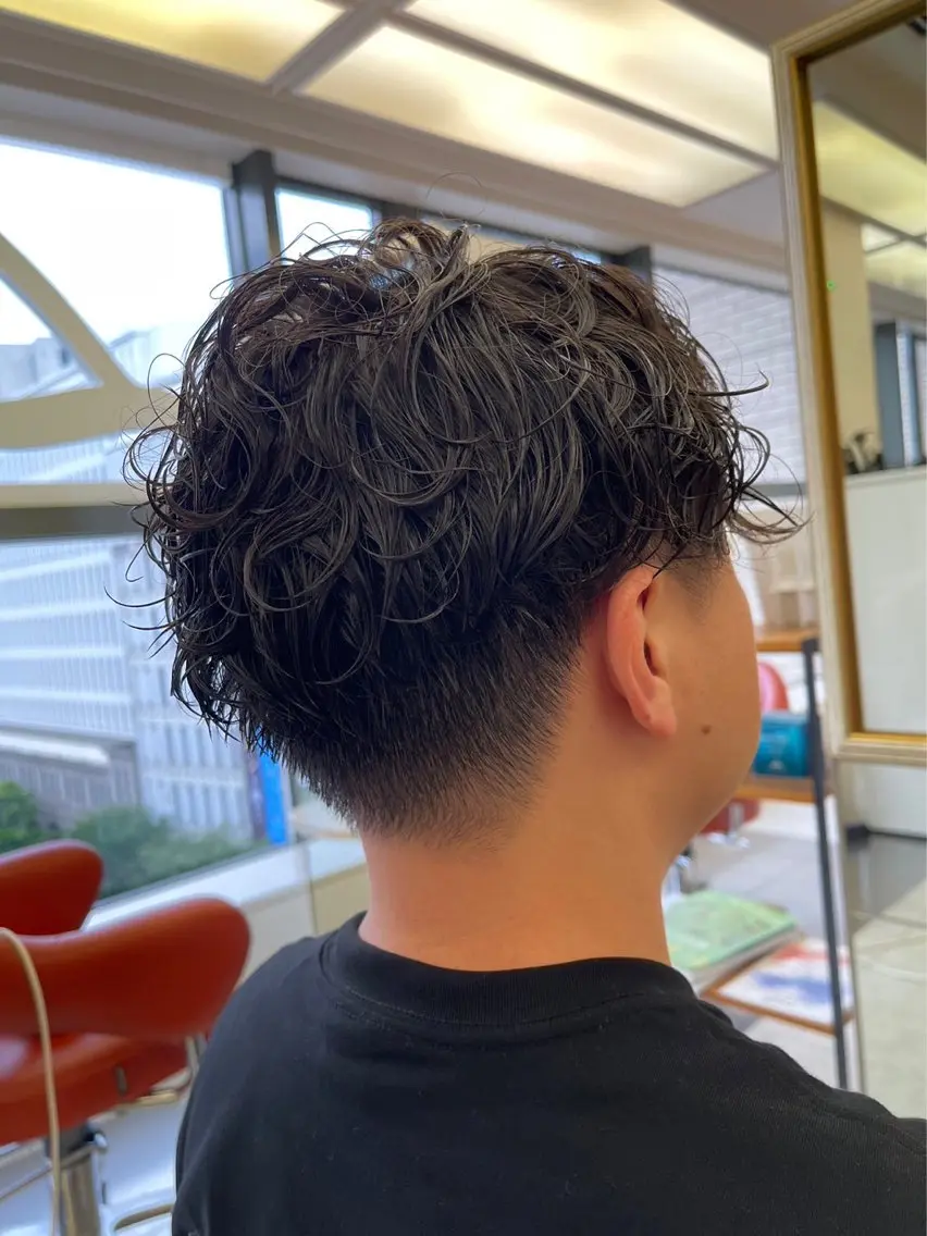 メンズ メンズパーマ 刈り上げ 鶴﨑 美優亜のヘアスタイル