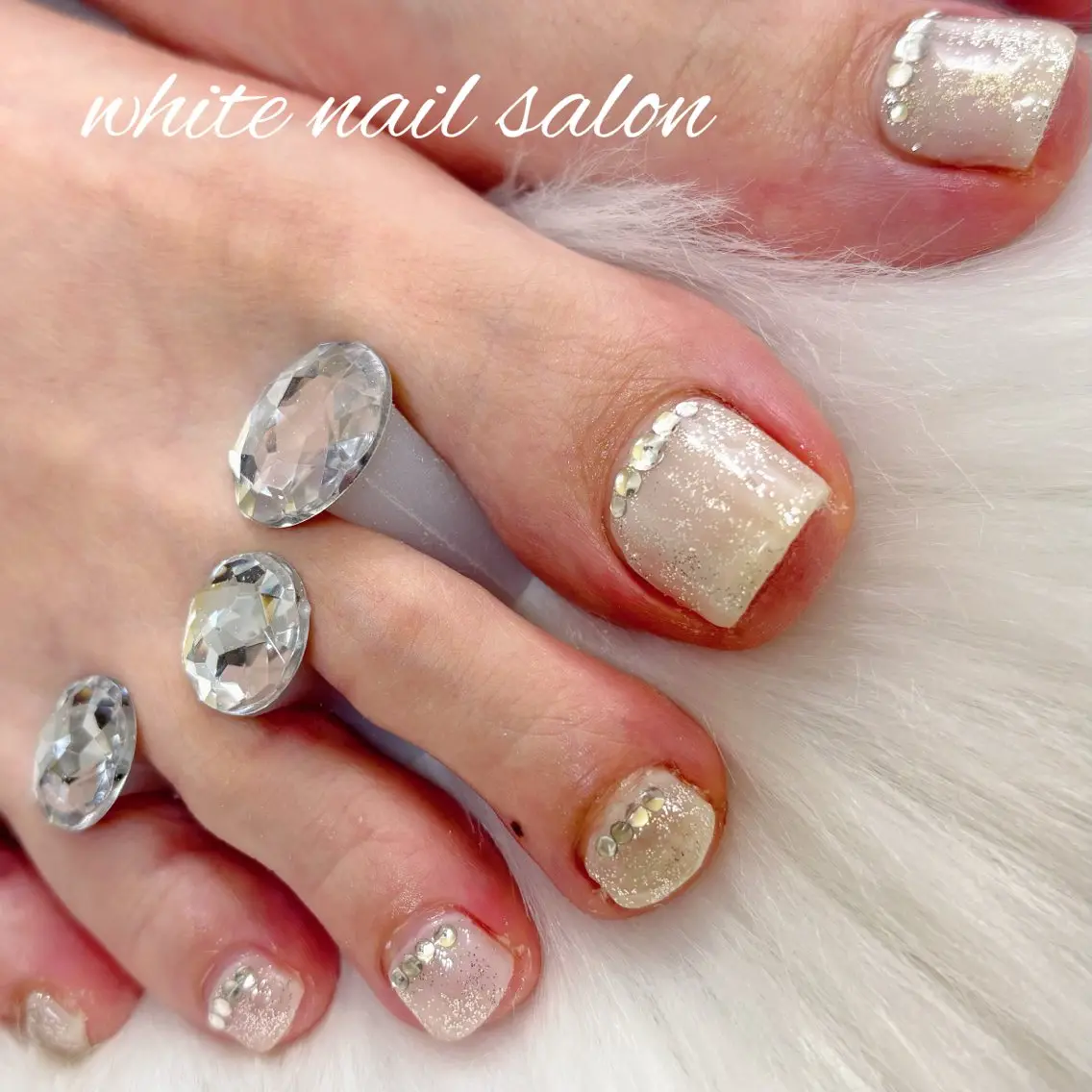 ネイル フットネイル 持ち込み フットネイル white nail salonのネイルデザイン