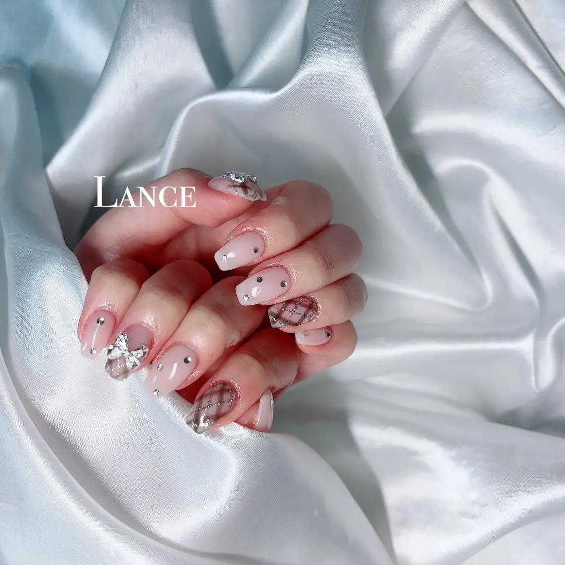 ネイル キラキラネイル 韓国ネイル 冬ネイル クリスマス Lance nailのネイルデザイン