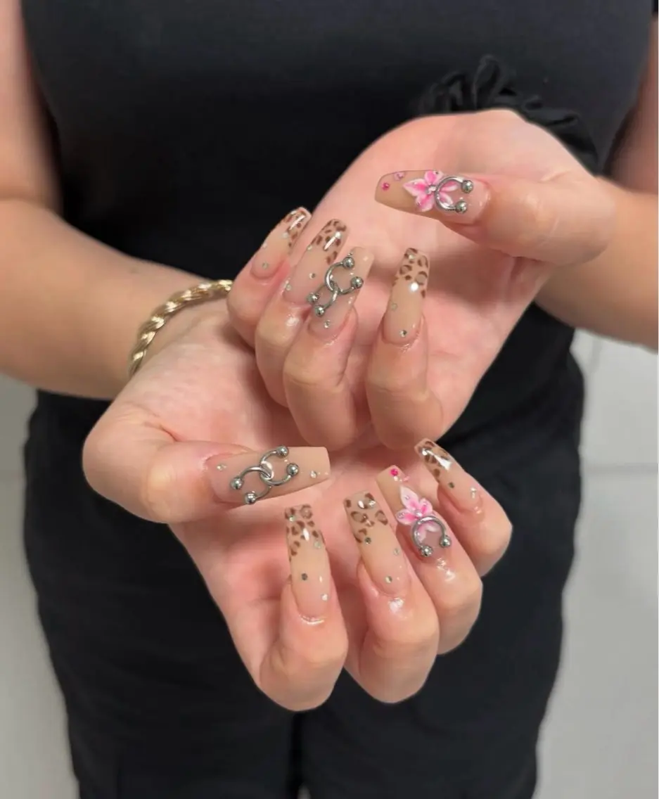 ネイル フレンチネイル グラデーション 韓国ネイル マグネットネイル シンプルネイル ハンドネイル CoMo Nailのネイルデザイン