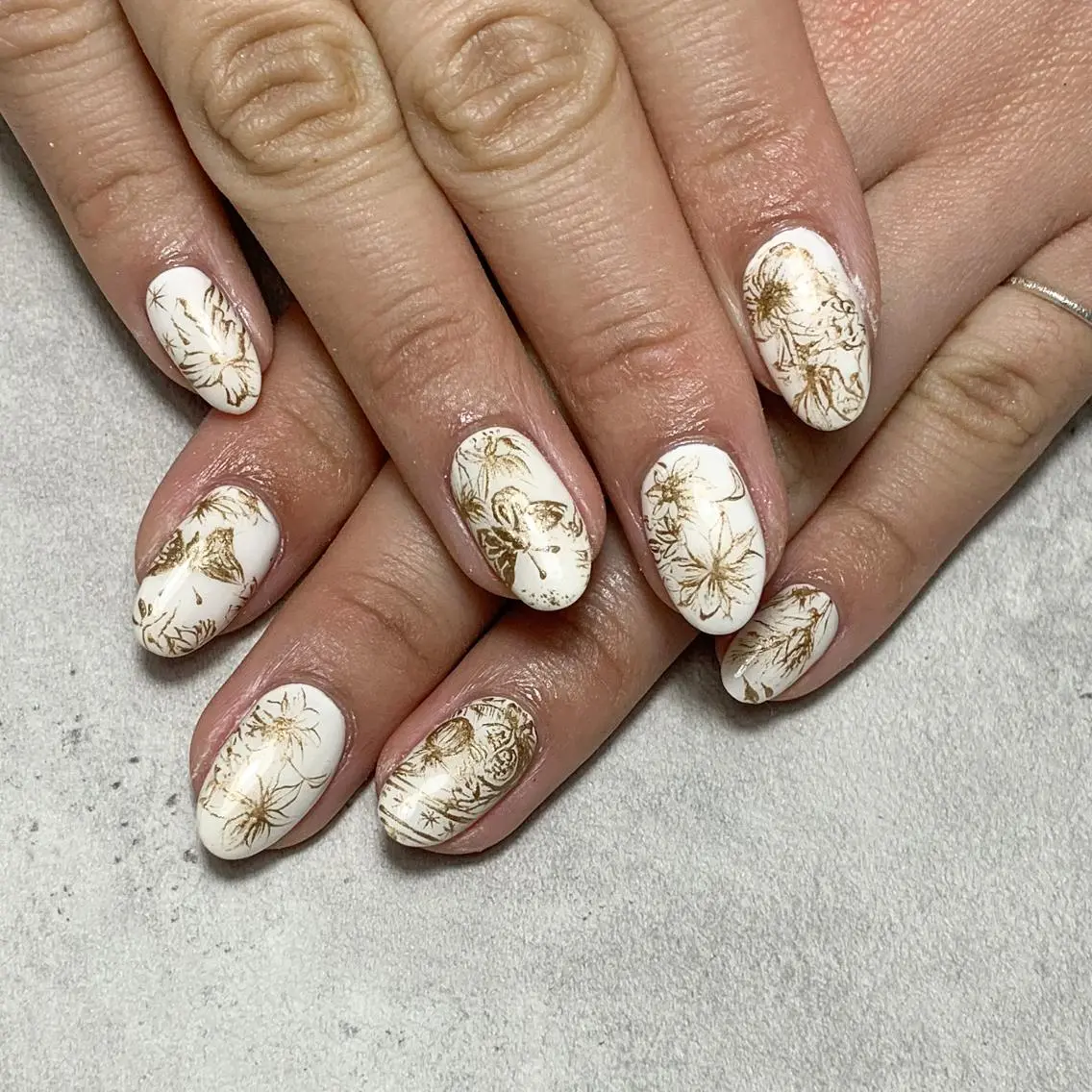 ネイル ハンドネイル FIORITURA aiのネイルデザイン