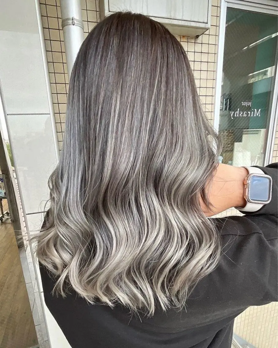 セミロング ヘアカラー Mirashy 成田のヘアスタイル