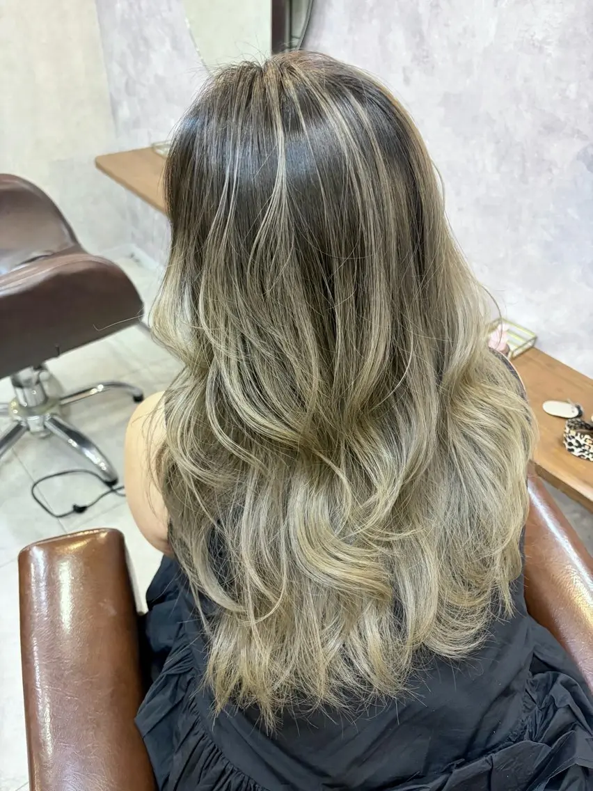 カラー 🫧小峰 夕依のヘアスタイル
