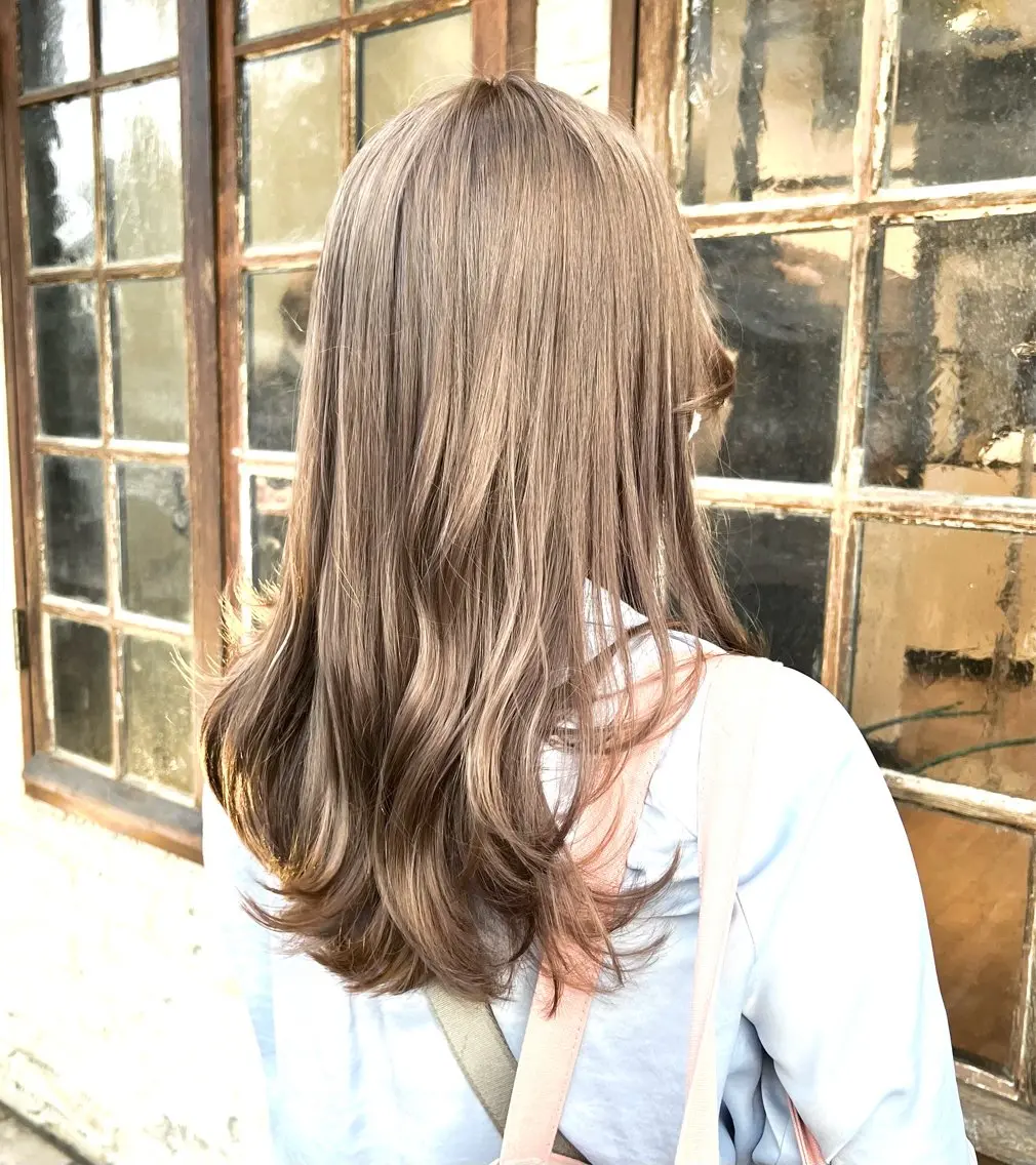 ロング ダブルカラー 透明感カラー/タイラのヘアスタイル