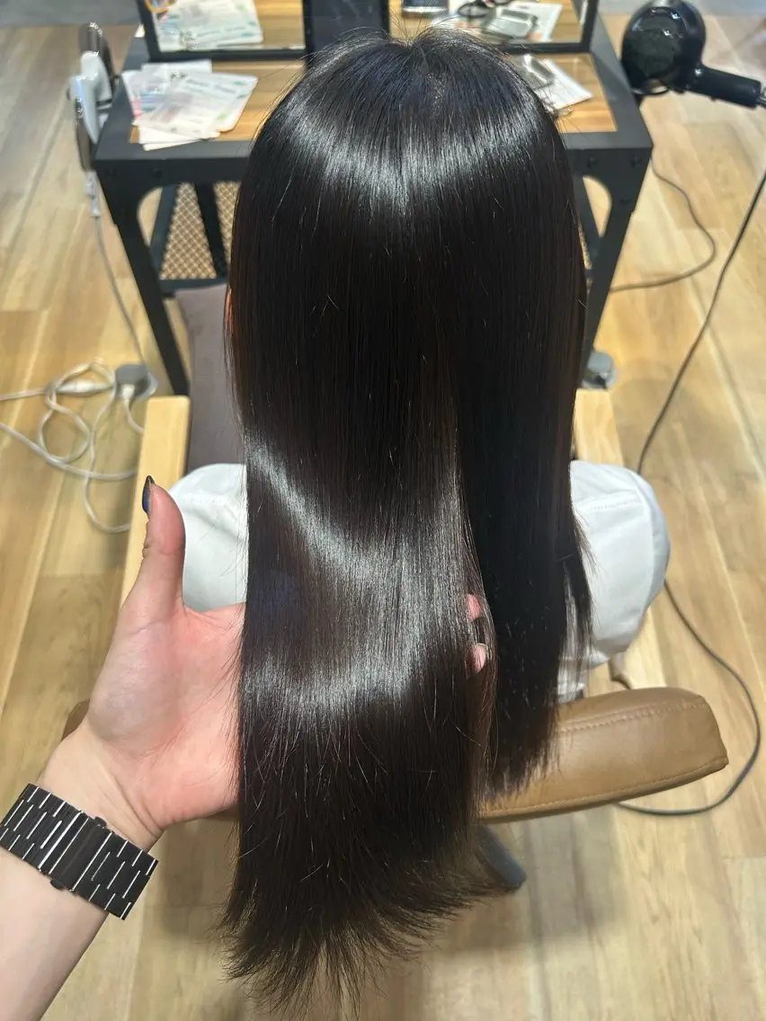 ロング 酸性ストレート フジイイブキ 髪質改善カラーのヘアスタイル