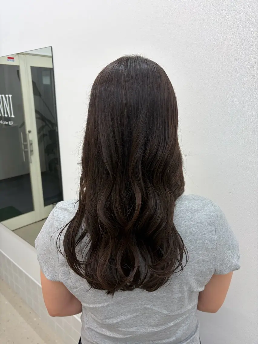 セミロング ヘアカラー 小出 琴未のヘアスタイル