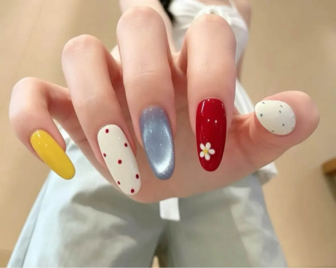 ネイル アートネイル チークネイル 長さ出し フラワーネイル ジェルネイル LienBeauty 柒月のネイルデザイン