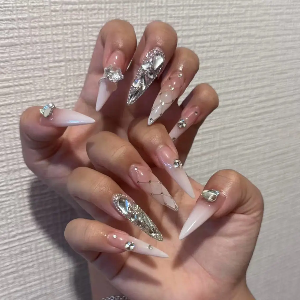 ネイル ハンドネイル Luna Gladeのネイルデザイン