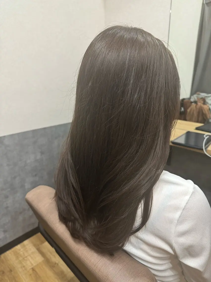 ロング カラー ブラウンカラー 透明感カラー オリーブブラウン トリートメント reeed konnoのヘアスタイル