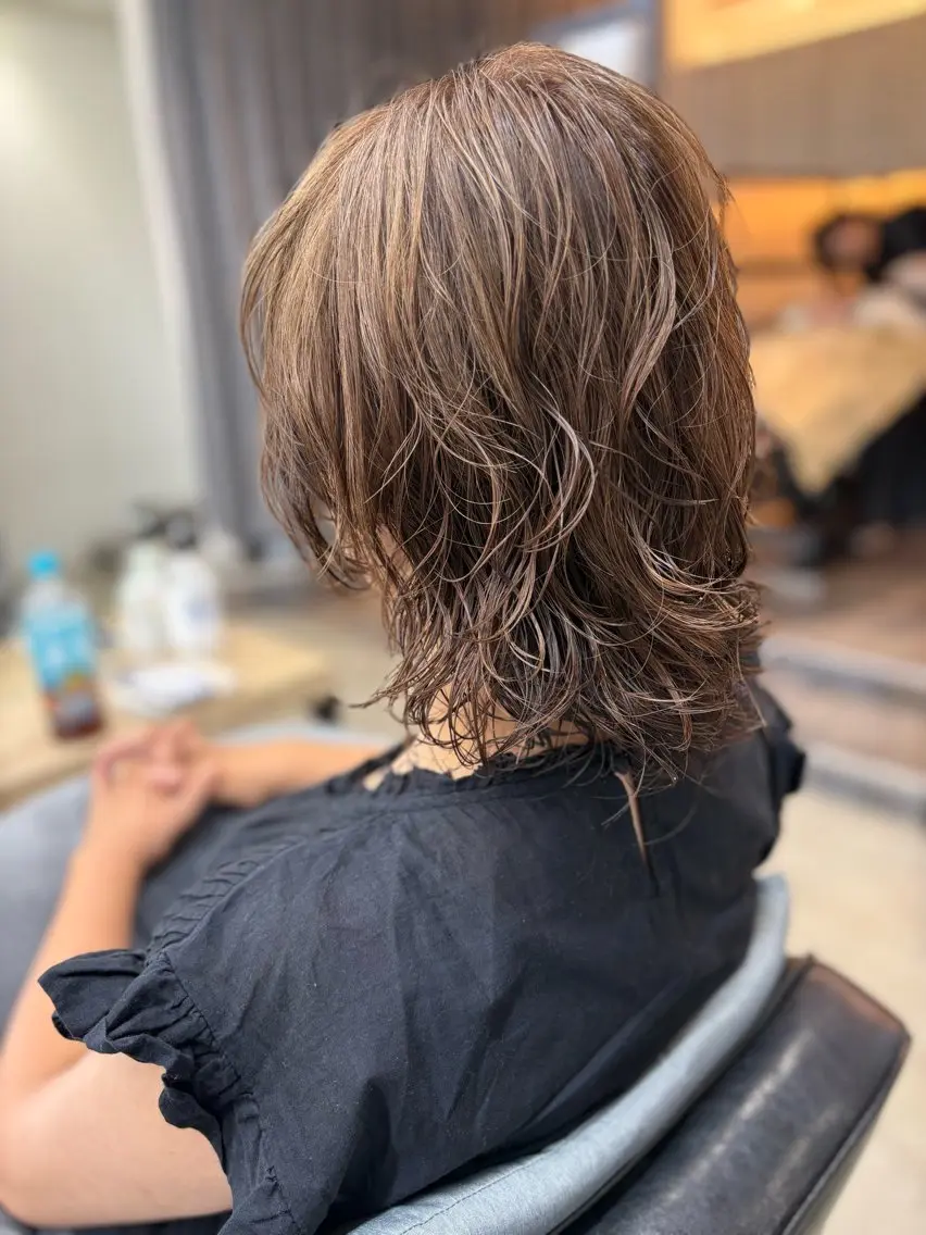 ミディアム パーマ 須山 絵津子のヘアスタイル