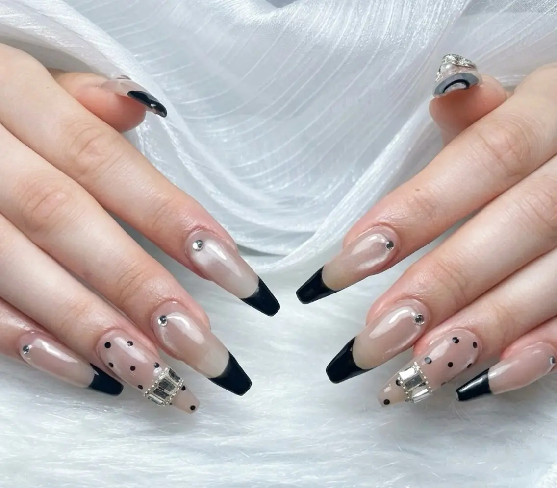 ネイル キラキラネイル ストーンネイル Michan Nailのネイルデザイン