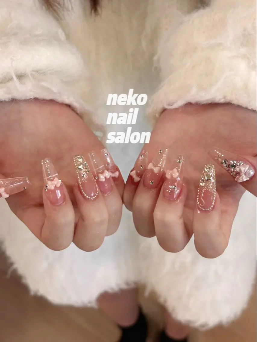 ネイル ガーリー キラキラネイル ワンホンネイル neko nailのネイルデザイン