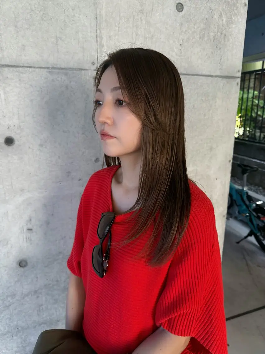 ロング カラー ロングレイヤー アッシュ ベージュカラー ブリーチ 透明感カラー カット ヘアカラー トリートメント 誰より丁寧なカット/ 小林輝/レイヤーのヘアスタイル