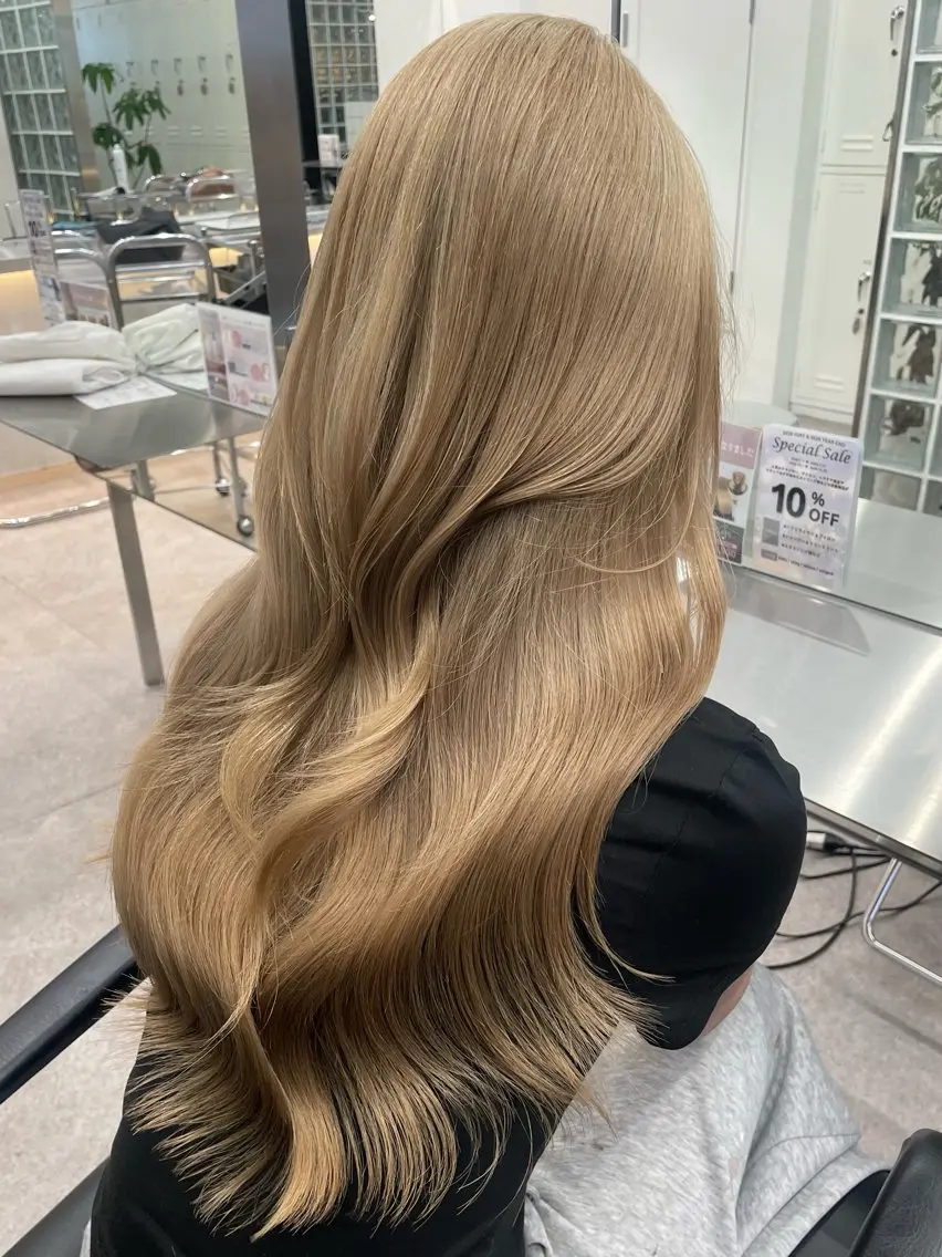ロング カラー カット ヘアカラー 原宿🩵 ブリーチカラー優海のヘアスタイル
