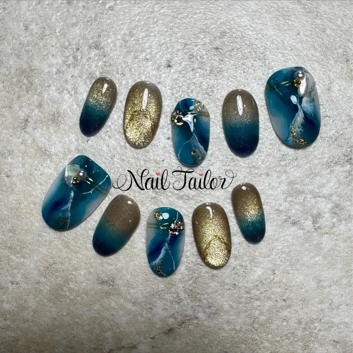 ネイル 成人式 キラキラネイル マグネットネイル 持ち込み ニュアンスネイル ハンドネイル NailTailor ネイルテイラーのネイルデザイン