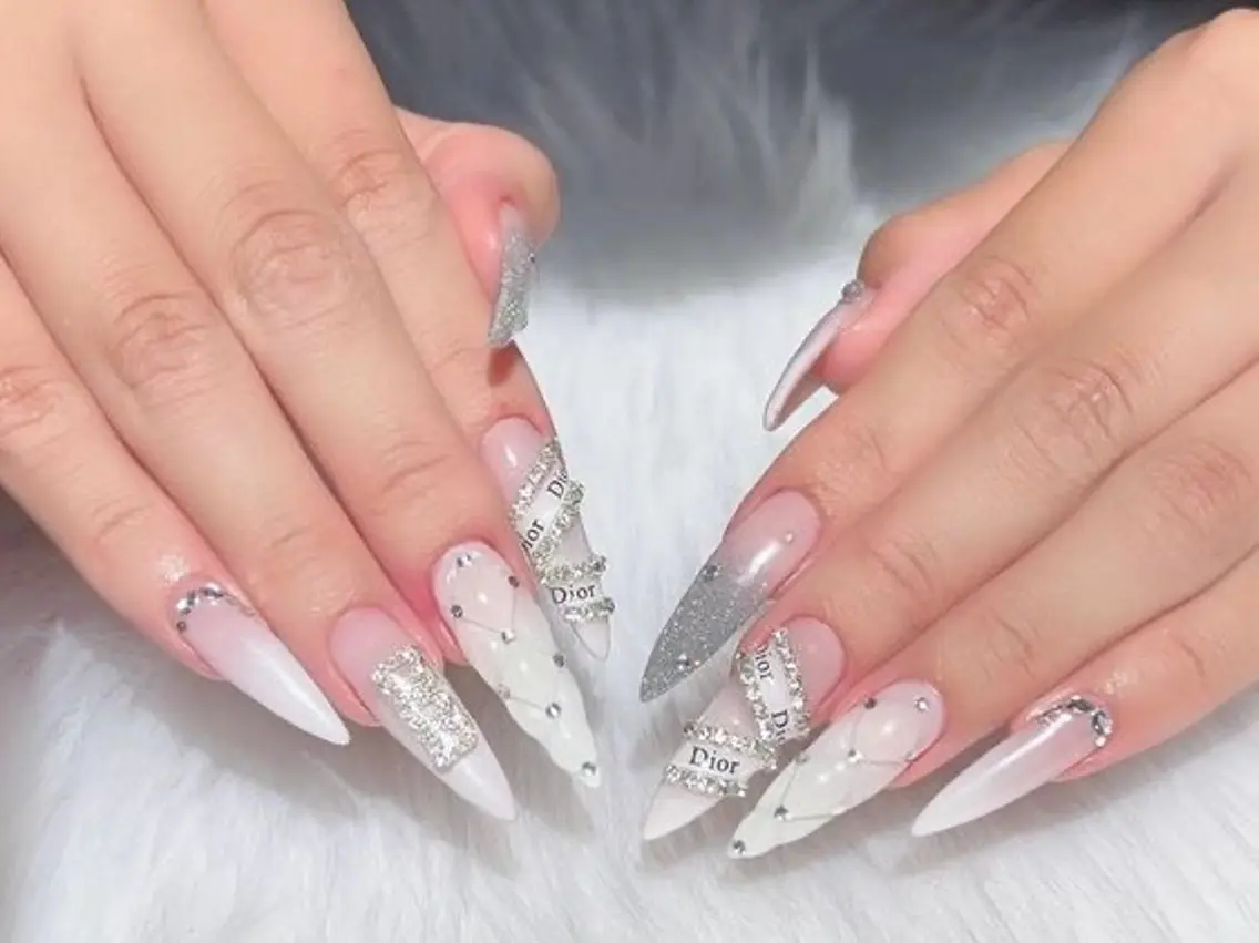 ネイル ジェルネイル 韓国ネイル 持ち込み オフィスネイル ワンホンネイル MiO Nailのネイルデザイン