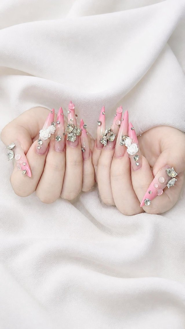 ロング フレンチガーリー 韓国風ヘア ロング ハンドネイル ハンドケア CHIBI NAIL SALON 船橋のネイルデザイン