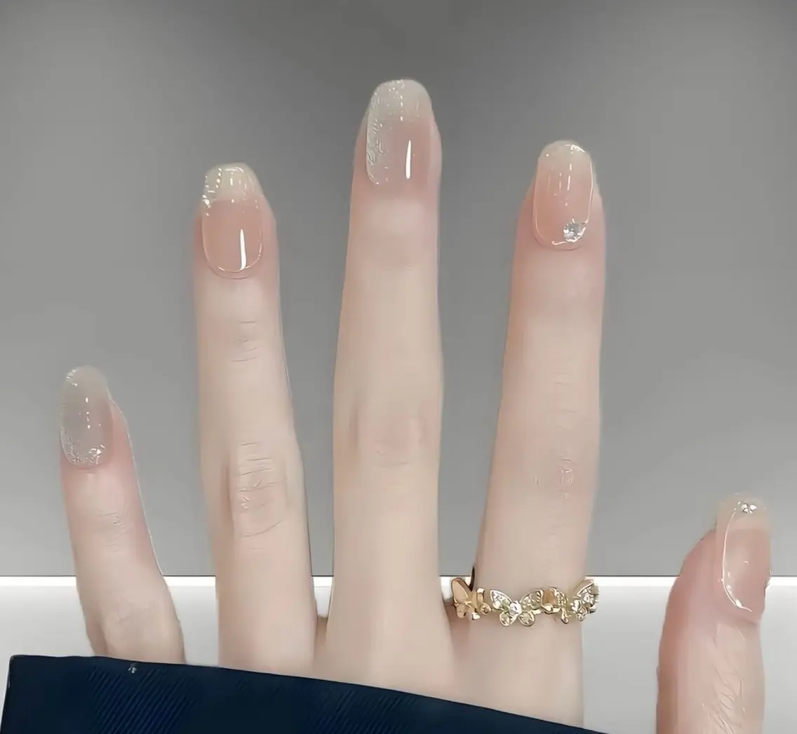 ネイル チークネイル 長さ出し フレンチネイル ガーリー 韓国ネイル sun nail池袋 モデル募集のネイルデザイン