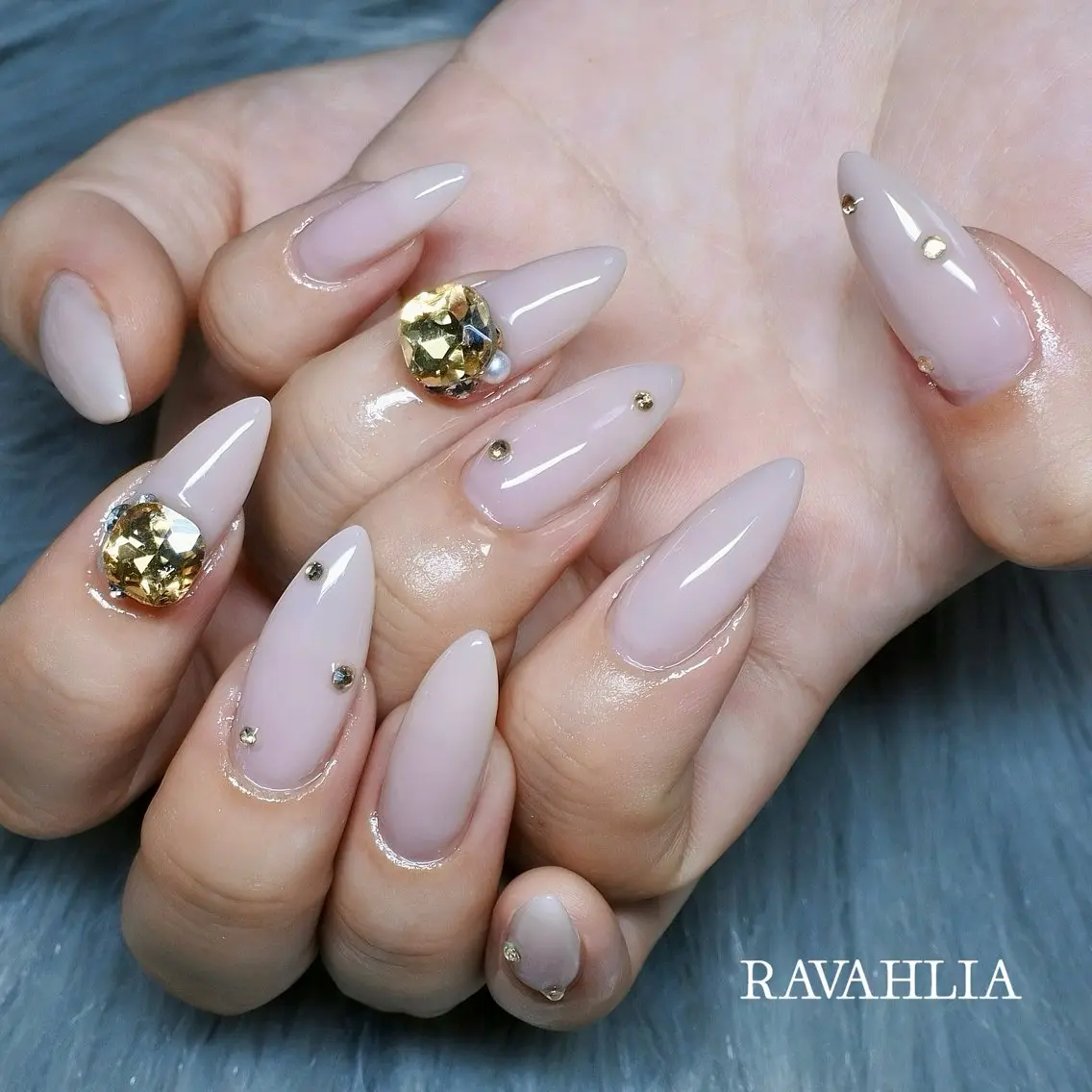 ネイル ハンドネイル nail room RAVAHLIAのネイルデザイン