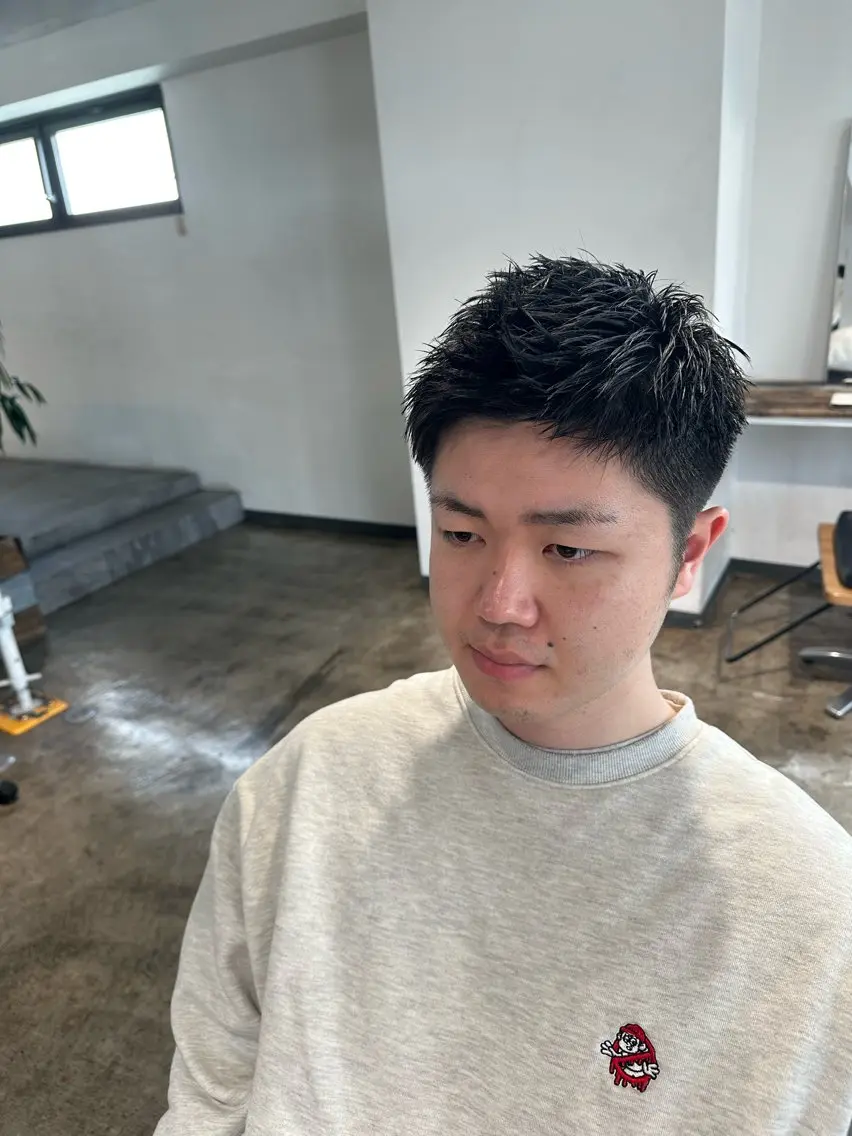 ショート メンズ センターパート フェードカット メンズパーマ プードルパーマ スキンフェード 【メンズ職人】 ✂️佐藤友のヘアスタイル